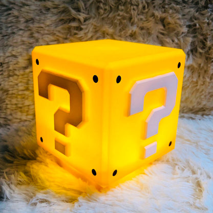 LÁMPARA CUBO CON SIGNO DE INTERROGACIÓN SUPER MARIO BROS.